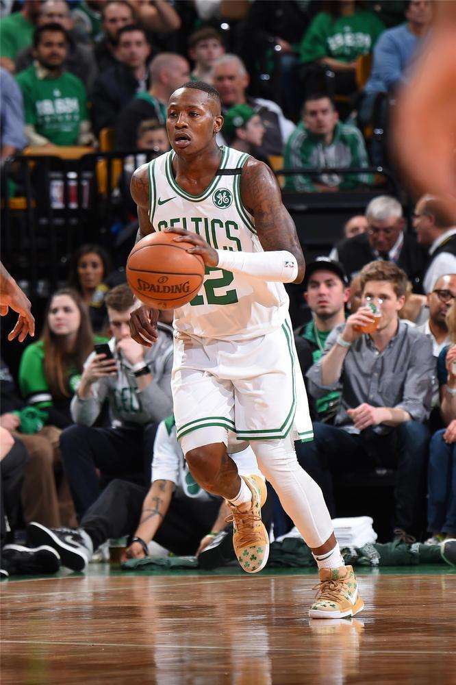 高了年轻球 高了年轻球